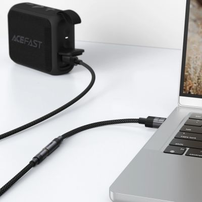 6. Acefast J13 USB-A to 3.5mm mini jack adapter - black