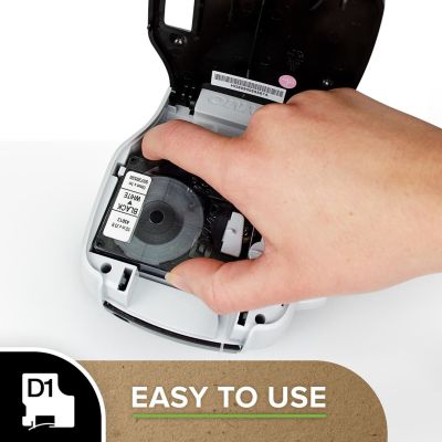 2. LABELMANAGER 210D QWERTZ label printer in a case