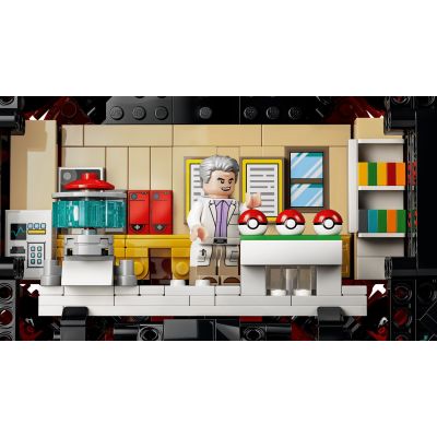 14. LEGO Pokémon 72154 – Iconic Poké Ball with Trainers