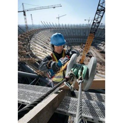 3. Bosch GWS 18V-10P PROFESSIONAL angle grinder 12.5 cm 9000 RPM 1.9 kg