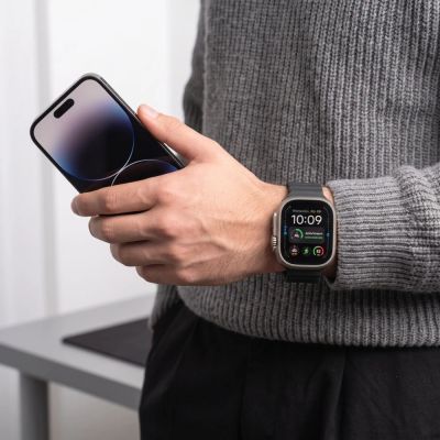 6. Tech-Protect Silicone Line Strap for Apple Watch 44 / 45 / 46 / 49 mm - Black