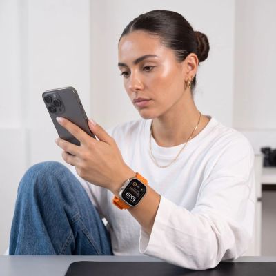 4. Tech-Protect Silicone Line Strap for Apple Watch 44 / 45 / 46 / 49 mm - Orange