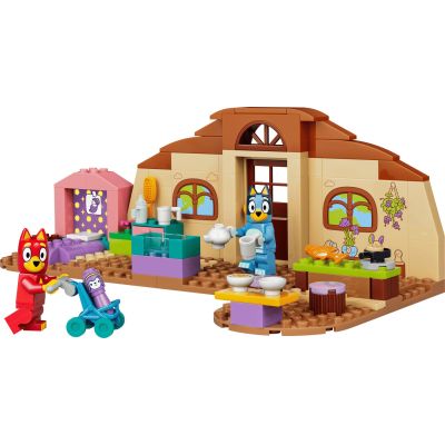 3. LEGO Bluey 11221 - School with Ryżyk and Blue
