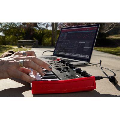 8. AKAI MPK MINI PLAY 3 - Mini keyboard controller