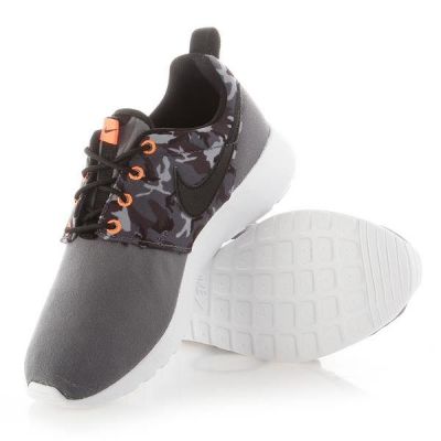 6. Nike Roshe One Print Jr 677782-004 shoes