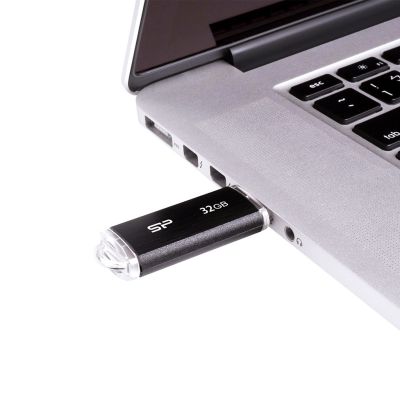 5. Pendrive Silicon Power Ultima U02 32GB USB 2.0 black (SP032GBUF2U02V1K)