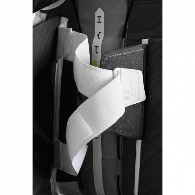 5. Bauer Vapor Hyperlite2 Sr. fences