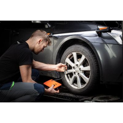 2. NEO tools 11-997 flashlight