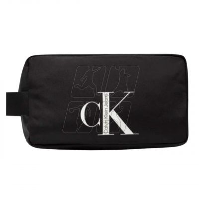 5. Calvin Klein Jeans Essentials cosmetic bag K50K509851