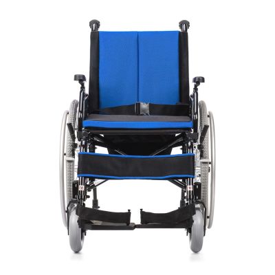 5. Cameleon 18' Folding Wheelchair
