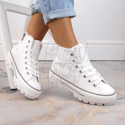 2. Sneakers insulated on the platform Big Star W INT1903A white