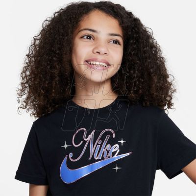 6. Nike Sportswear Jr DX1717 010 T-shirt