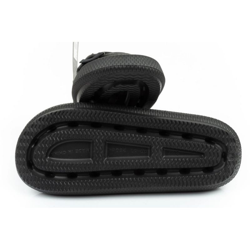 10. CMP M 3Q90647 U901 flip-flops