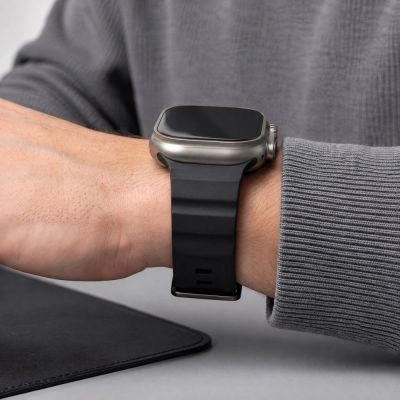 6. Tech-Protect Motion Strap for Apple Watch 44 / 45 / 46 / 49 mm - Black