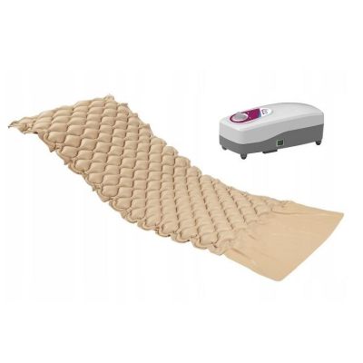 Medical air mattress with alternating pressure