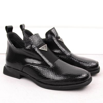 6. Women’s black crocodile-effect patent leather ankle boots with decorative detail, Filippo DBT6425