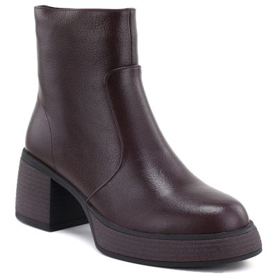 6. Women's leather ankle boots on a burgundy platform D&A S.Barski CR62-3369