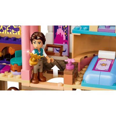 6. LEGO Disney 43297 - Rapunzel's Castle