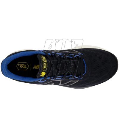 2. New Balance sports shoes M M680LH8