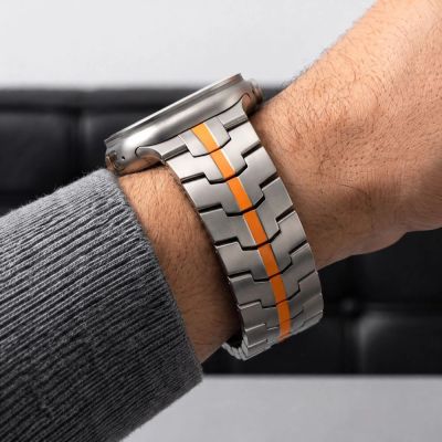 8. Tech-Protect Stainless Band for Apple Watch 44 / 45 / 46 / 49 mm – silver-orange