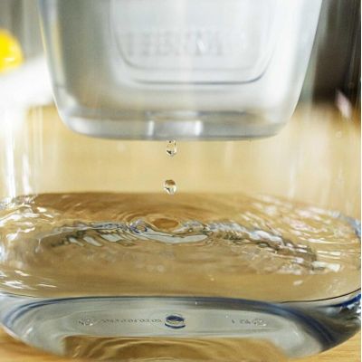 10. Brita Essential XL jug + 3 inserts (sand)