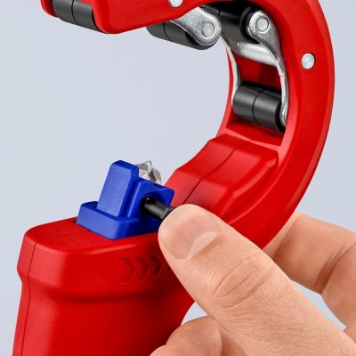 37. Knipex 90 23 01 BK hand pipe cutting tool Pipe cutter