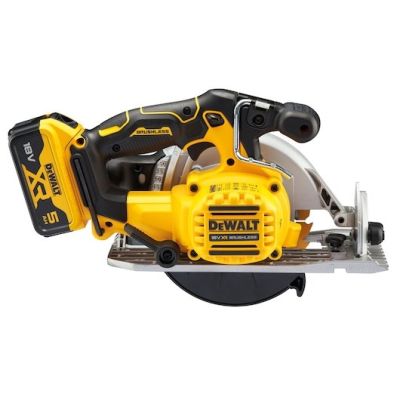 3. DeWALT DCS565P2-QW Portable Circular Saw