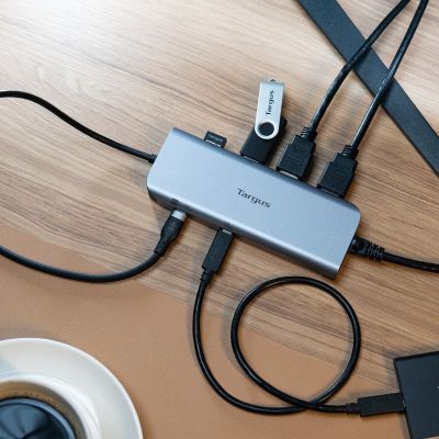 2. Targus DOCK427GL wired USB 3.2 Gen 2 (3.1 Gen 2) Type-C docking station, Grey