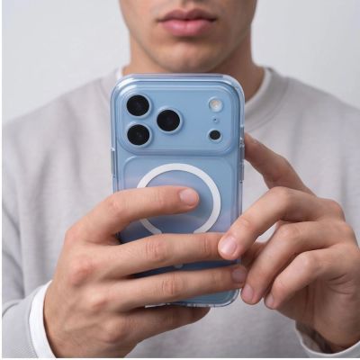 6. Tech-Protect MagPeak MagSafe CC Case for iPhone 17 Pro / 18 Pro - Clear