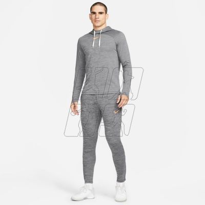 8. Sweatshirt Nike DF Academy M DQ5051 010