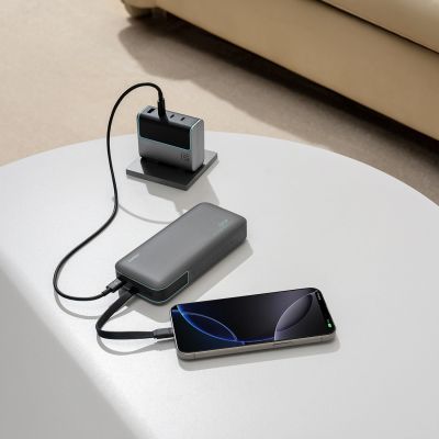21. Cuktech LPB200N 40W 20000mAh Powerbank with Integrated Cable - Gray