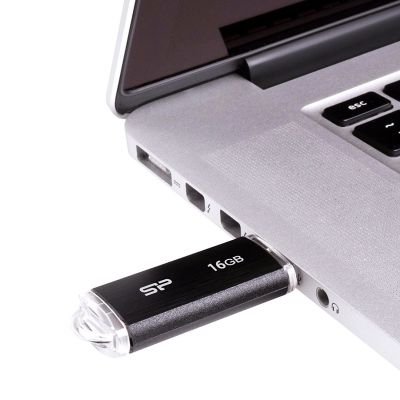 7. Pendrive Silicon Power Ultima U02 16GB USB 2.0 black (SP016GBUF2U02V1K)
