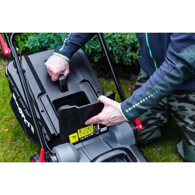11. Electric Lawn Mower 1500W Graphite cutting width 360mm