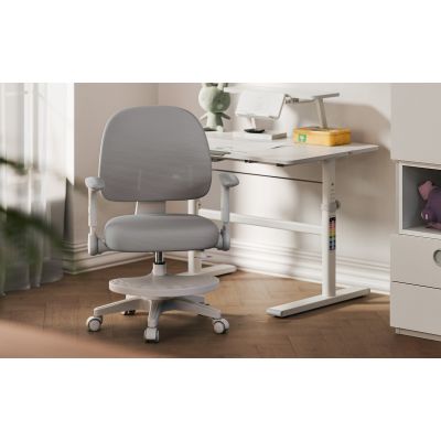 6. Junior 5.0 Gray Swivel Chair