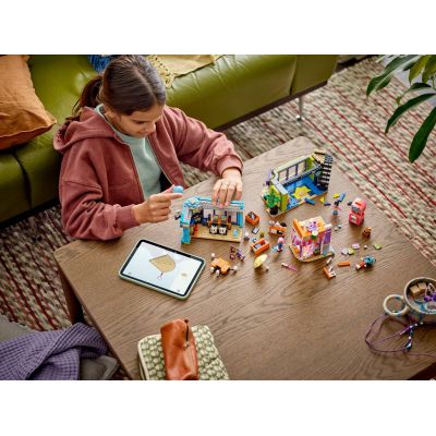 10. LEGO Friends 42674 - Game and Comic Shop