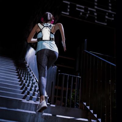 5. Wozinsky WKDB1 Reflective Running Vest - Black