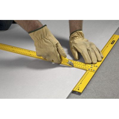 2. Stanley STHT1-05894 Square Angle