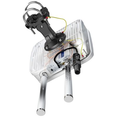 4. QuWireless QuMax PoE/LAN directional antenna, 6 dBi