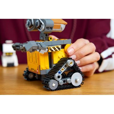 12. LEGO Disney Pixar 43279 WALL-E and EVE