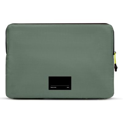 2. Native Union Stow Ultra 35.6 cm (14") Pocket Case Green
