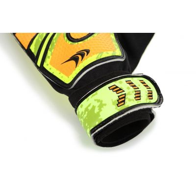 3. Yakima Sport Goal Blocker Jr 7 Goalkeeper Gloves 100724