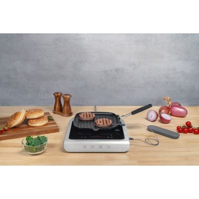 15. SMEG PIC01BLMEU portable induction hob