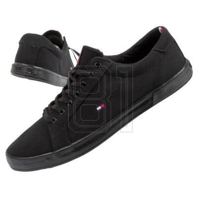 16. Tommy Hilfiger M FM0FM005960GJ sneakers
