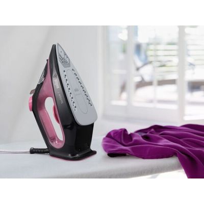 5. BRAUN SI1070PU steam iron black and pink