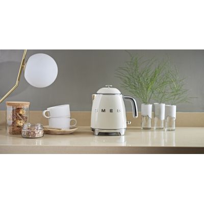 12. SMEG KLF05CREU mini 0.8L creme kettle