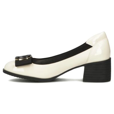 3. Beige patent leather pumps on a block heel Filippo DP6960