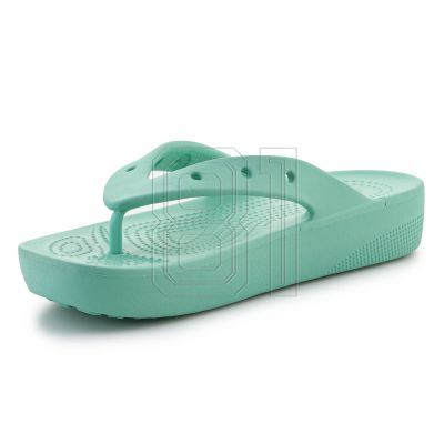 8. Crocs Classic Platform Flip W Oxygen W 207714-3UG
