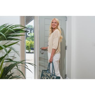 45. Yale Linus Smart Lock L2 Lite Black Smart Door Lock