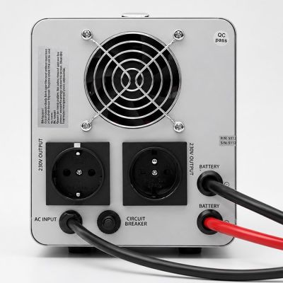 4. UPS Qoltec 50451 Pure Sine Wave 1000VA/720W Converter 12/230V with AVR | LCD | LiFePO4 AGM GEL