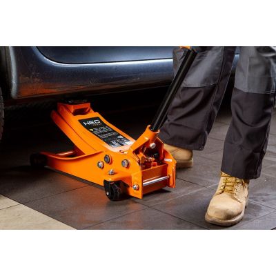 4. NEO tools 11-731 vehicle lift/stand